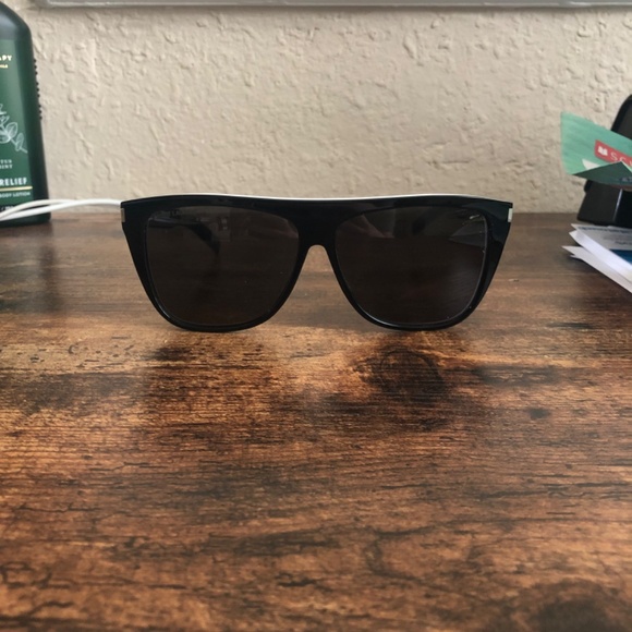 SAINT LAURENT SAINT LAURENT NEW WAVE SUNGLASSES SL 1 019 BLACK/WHITE 59MM YSL - Picture 2 of 5